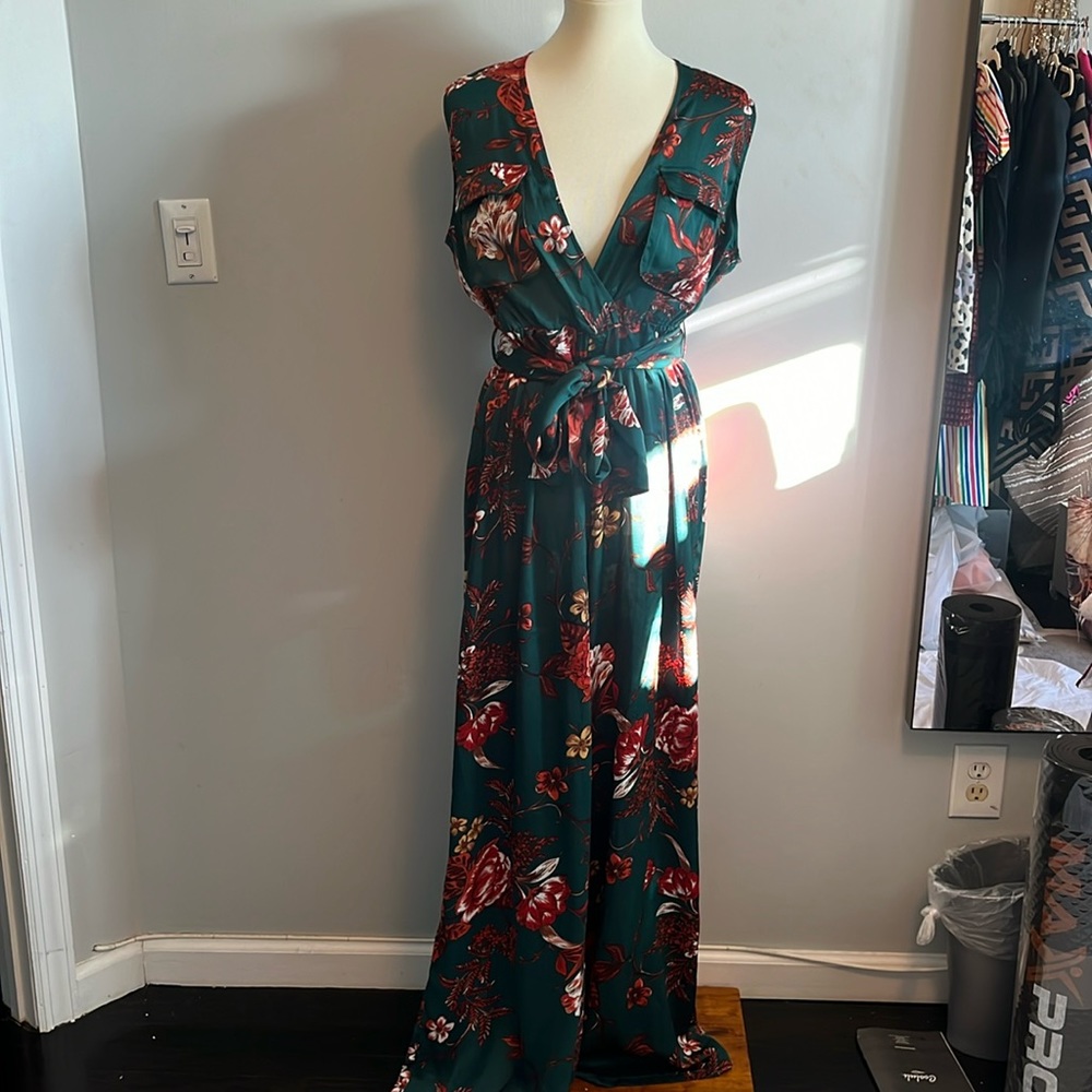 PRETTY LITTLE THING — floral green jumpsuit